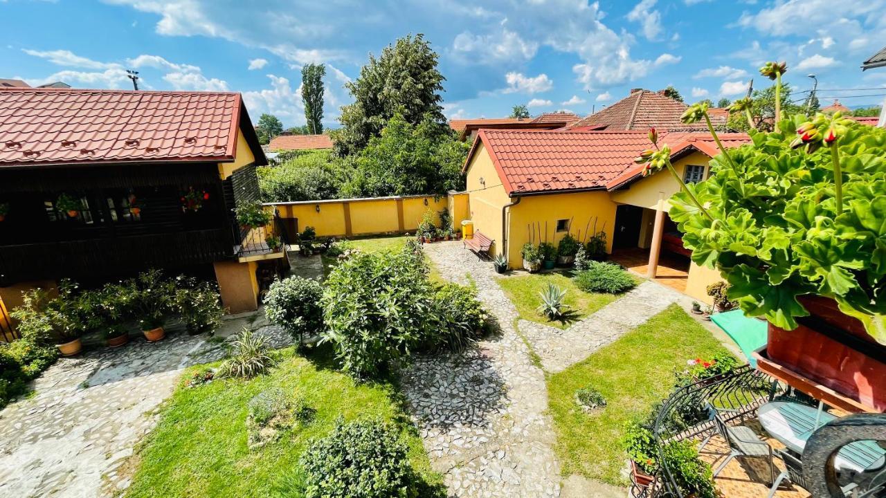 Leto House Apartment Targu Jiu Exterior photo