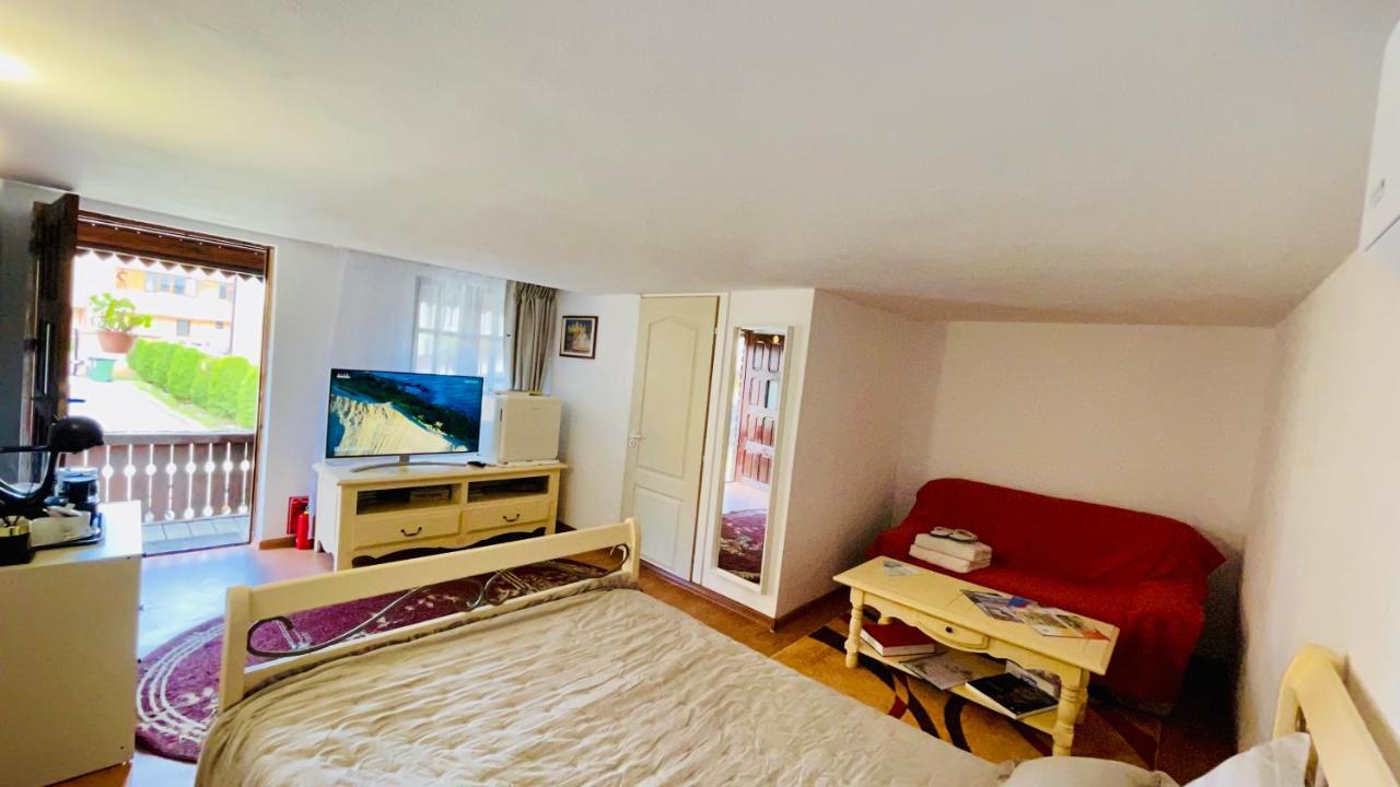 Leto House Apartment Targu Jiu Exterior photo